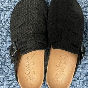 Skechers Black Textured Slip-On Clogs